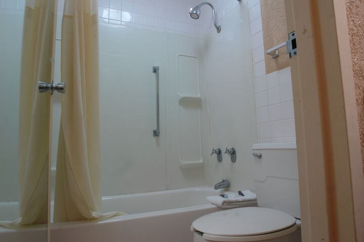 Room 11 of 20