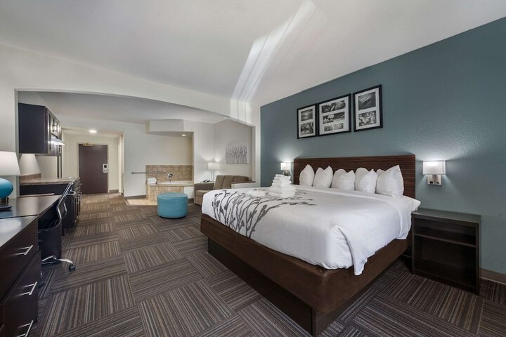 Room 21 of 40