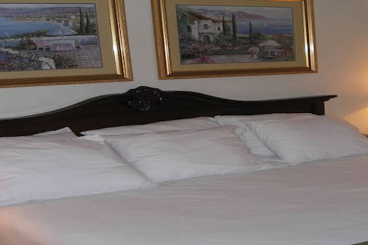 Room 42 of 48