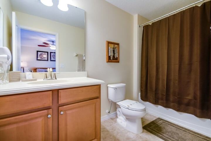Room 18 of 25