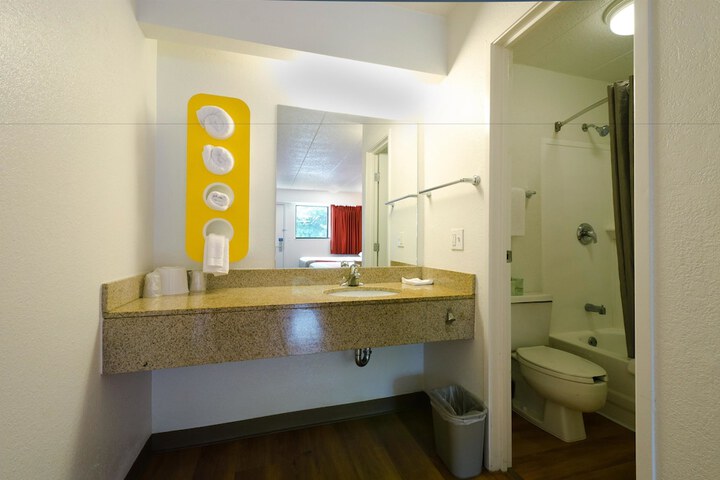 Room 21 of 29