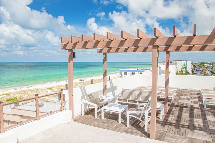 Barefoot Beach Club