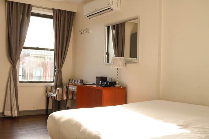 Room 19 of 35