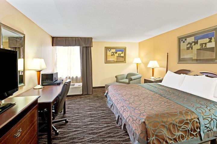 Room 12 of 39