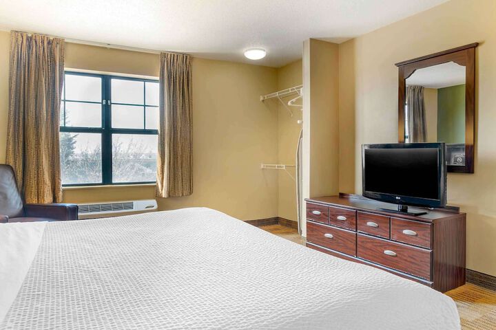 Room 17 of 28