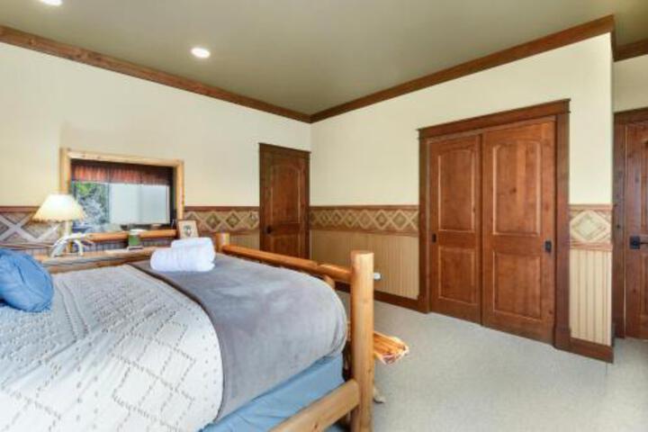 Peregrine Point 103 Home