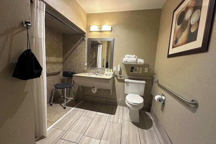 Room 5 of 12