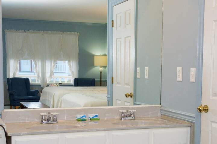 Room 16 of 47