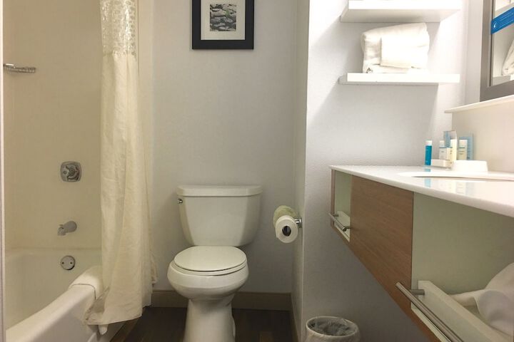 Room 17 of 50