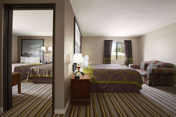 Room 17 of 24