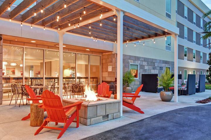 Hotel Exterior 43 of 43