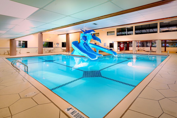 Grand Marquis Waterpark Hotel & Suites