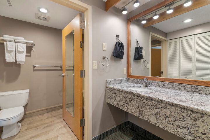 Best Western Plus Executive Court Inn & Conference Center