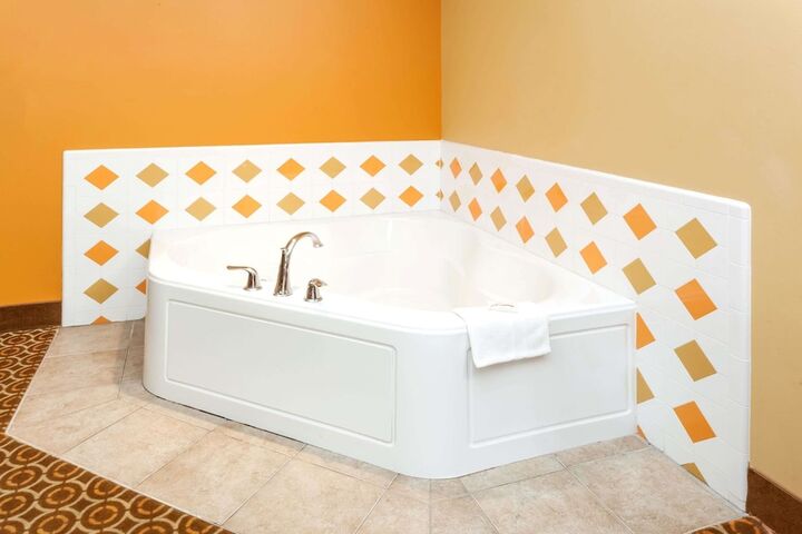 Hot Tub 14 of 15
