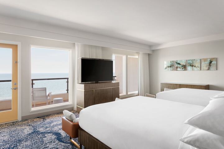 Delta Hotels by Marriott Virginia Beach Waterfront Suites
