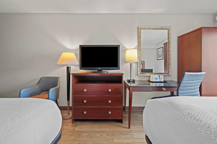 Days Inn by Wyndham Utica