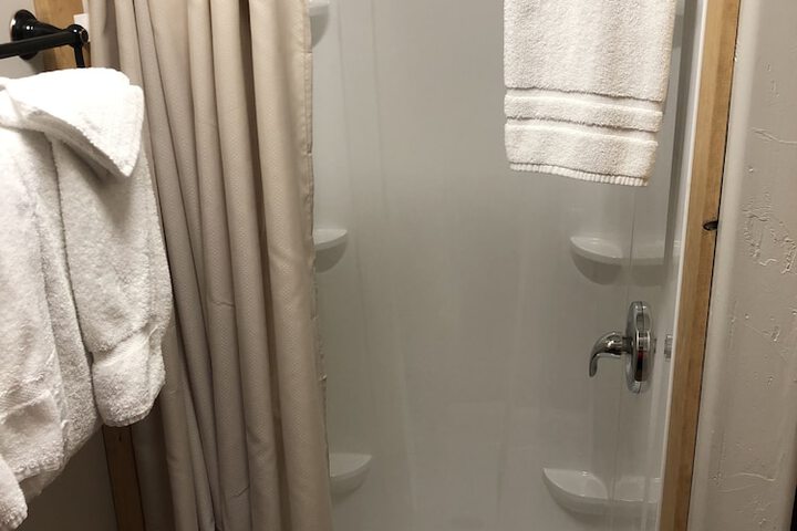 The Historic Madison Hotel Motel