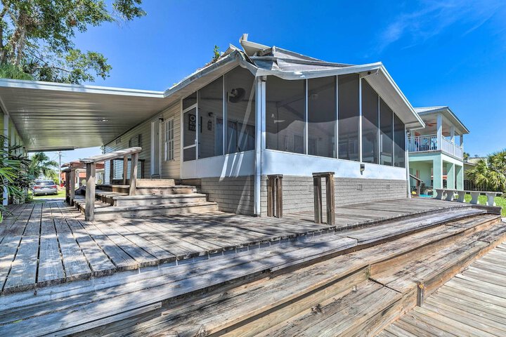 Anglers Getaway: Homosassa Home w / Boat Dock!