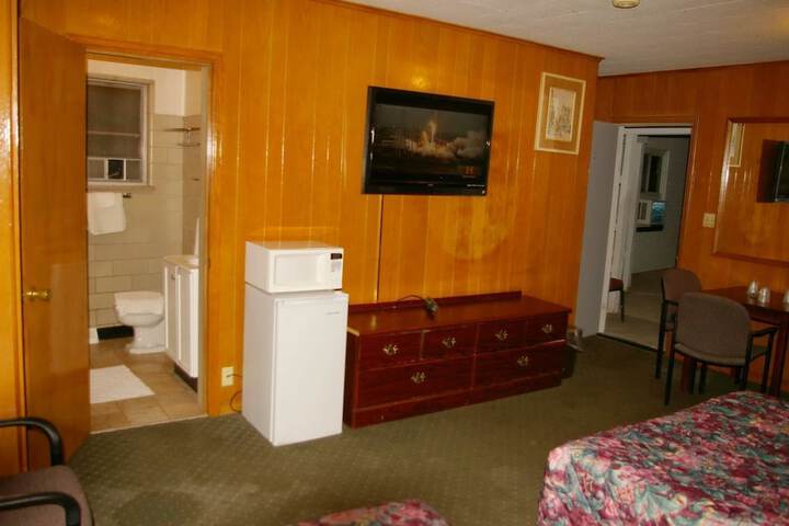Room 9 of 16