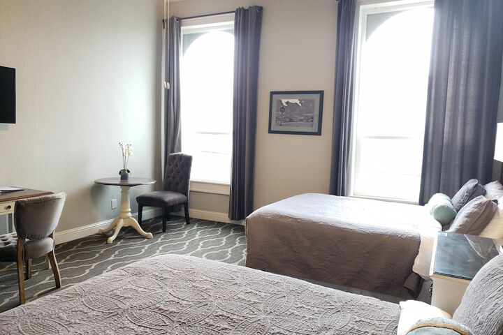 Room 15 of 32