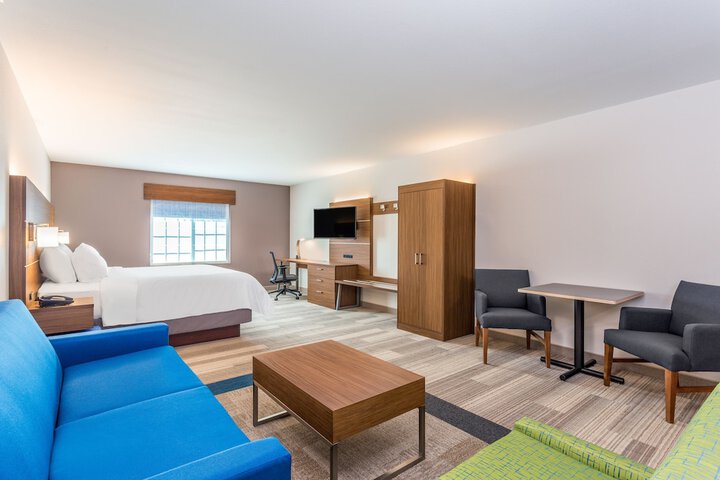 Room 28 of 42