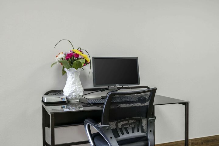 Business Center 36 of 36