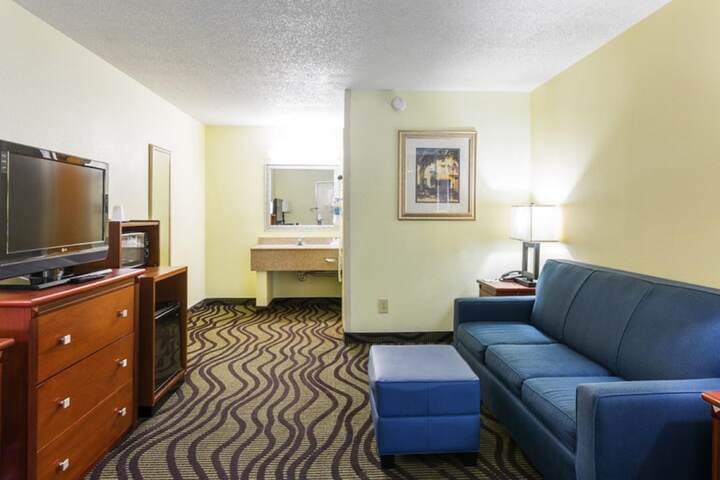 Room 10 of 24