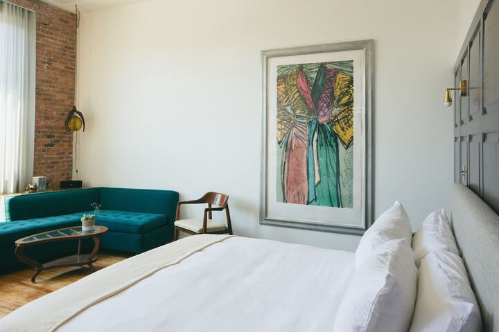 Room 47 of 105