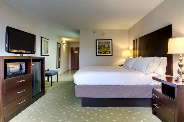 Room 53 of 80