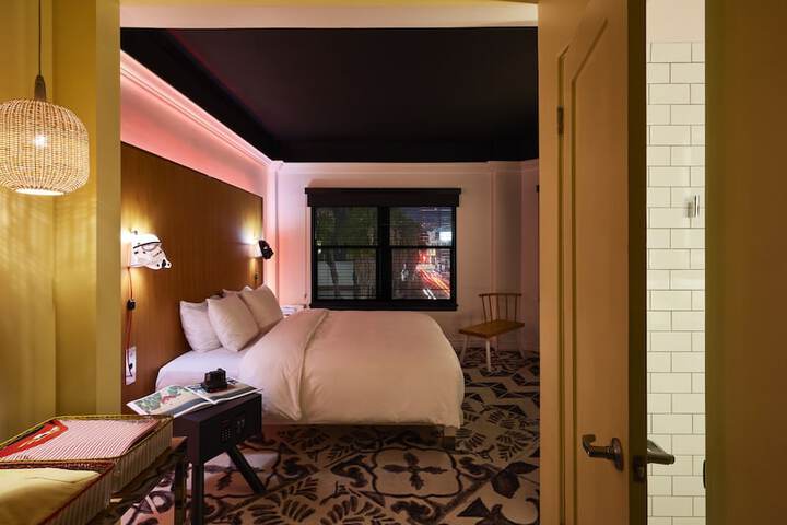 Room 21 of 121