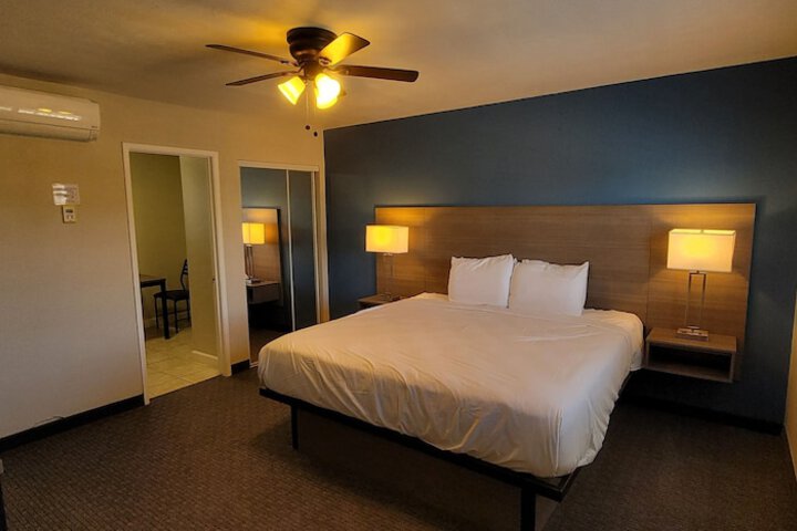 Room 51 of 88