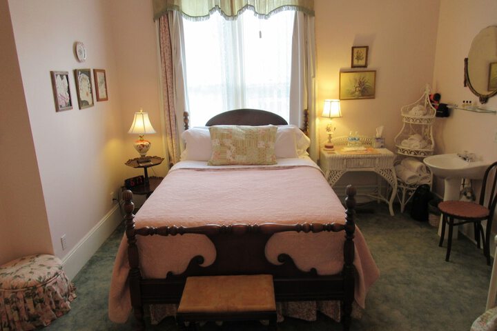 Room 43 of 64