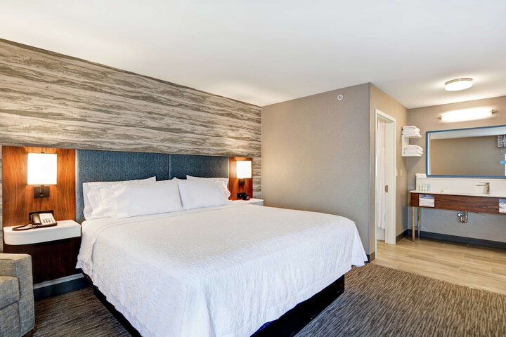 Room 18 of 40
