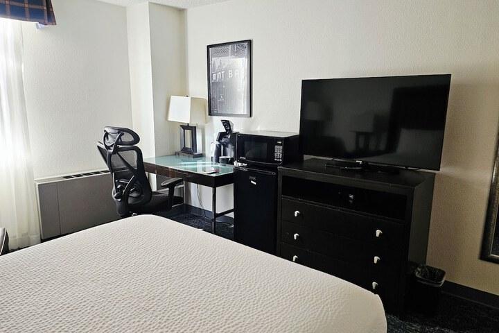 Ramada Plaza by Wyndham Sheridan Hotel & Convention Center
