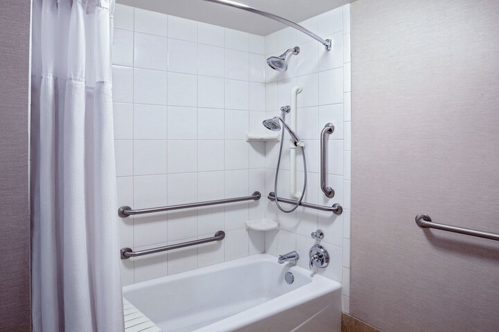 Room 10 of 26