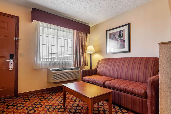Room 16 of 31