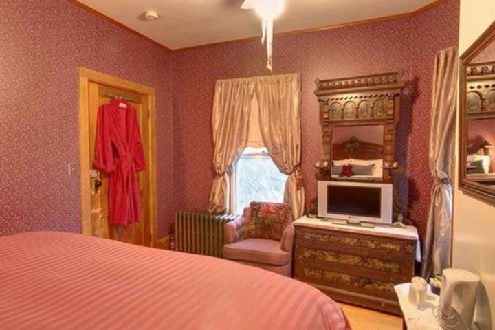 Room 49 of 100