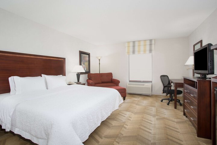 Room 27 of 32