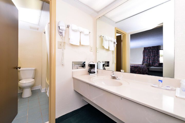 Room 21 of 21