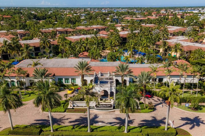 Naples Bay Resort & Marina