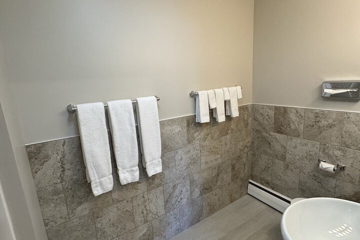 Pine View Inn