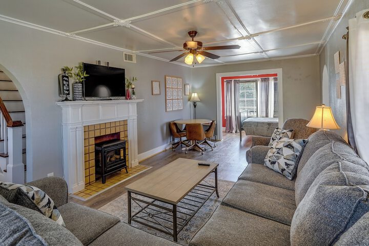 Lamesa Vacation Rental w / Covered Patio & Fire Pit