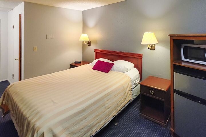 Room 7 of 13