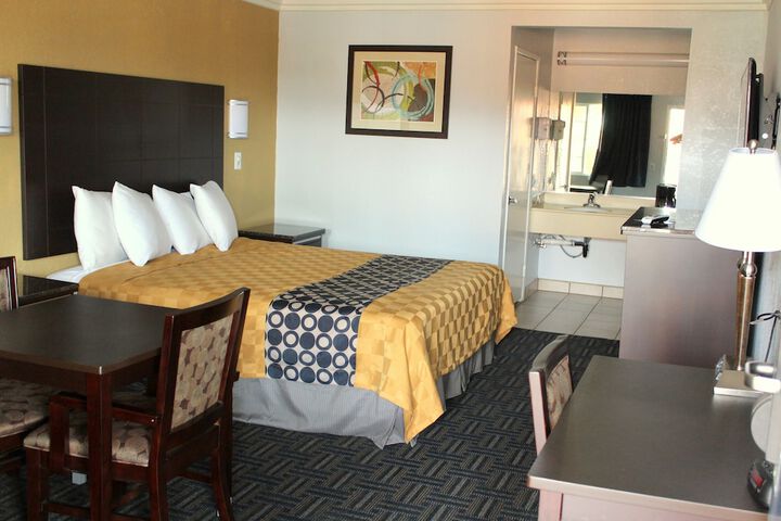 Room 18 of 24
