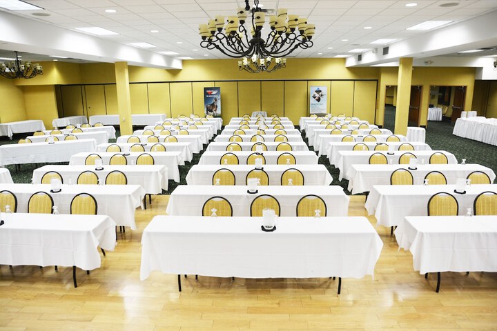 Ballroom/Hall 103 of 110