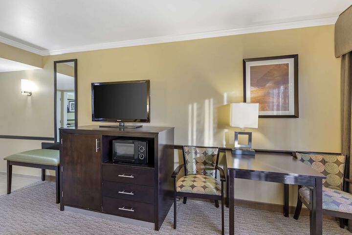Room 14 of 34