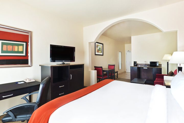 Room 10 of 29