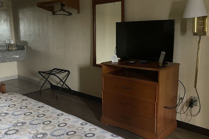 Room 53 of 91