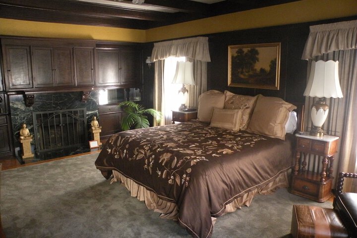 Room 21 of 32