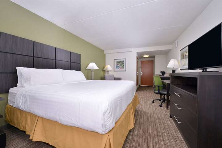 Room 19 of 53
